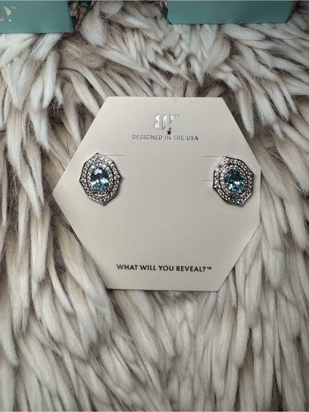 March studs - Picture 2 of 5